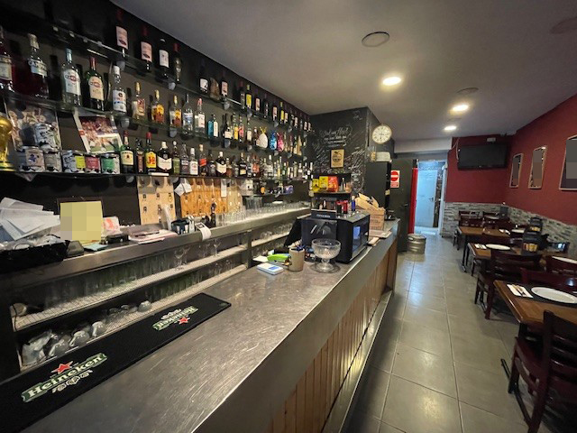 Traspaso de Restaurante con Licencia C3 en Les Corts: Excelente Oportunidad Junto al Camp Nou