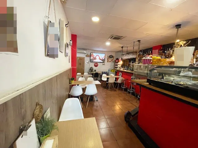 Traspaso Restaurante en Fondo con Licencia C3 y Gran Terraza