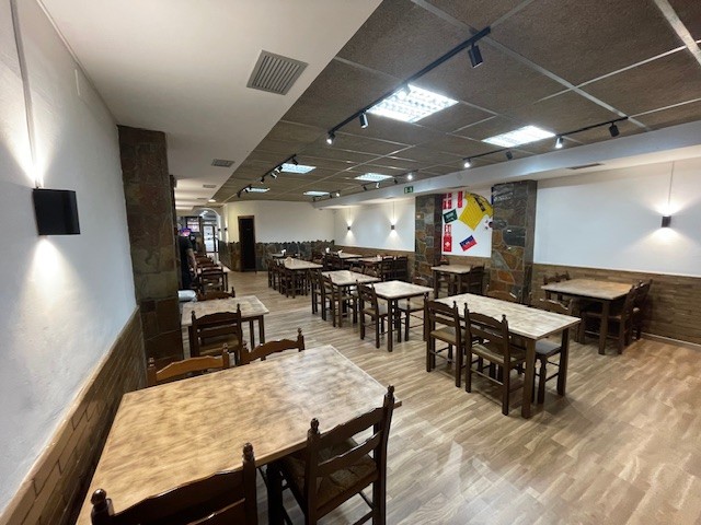 Restaurante con C2 con salida de humos en el Centro de Santa Coloma de Gramanet